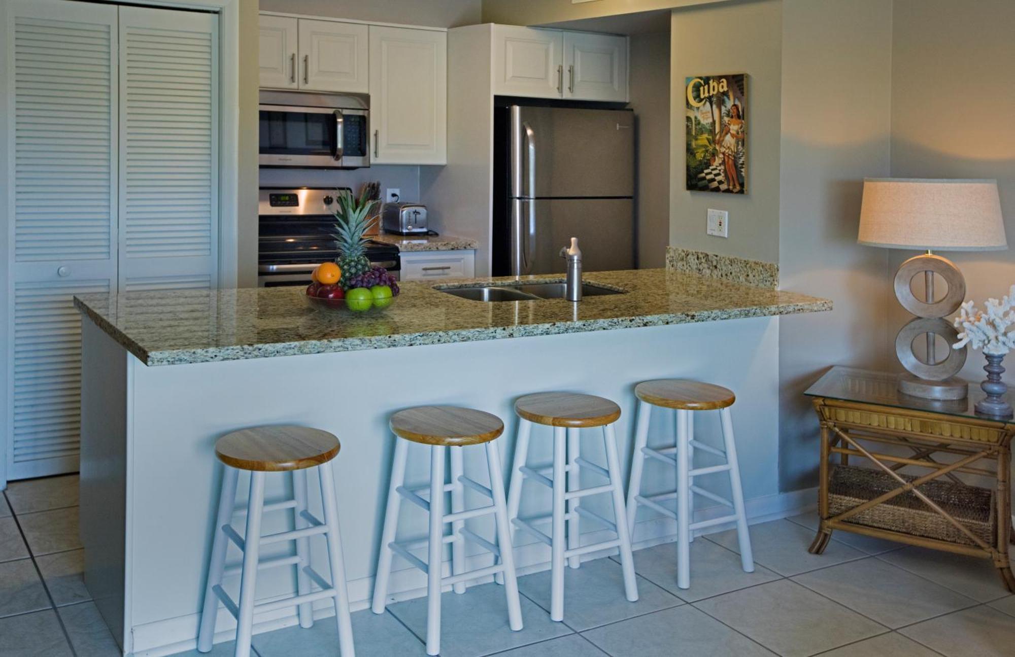 Standard One-Bedroom Suite Partial Ocean View