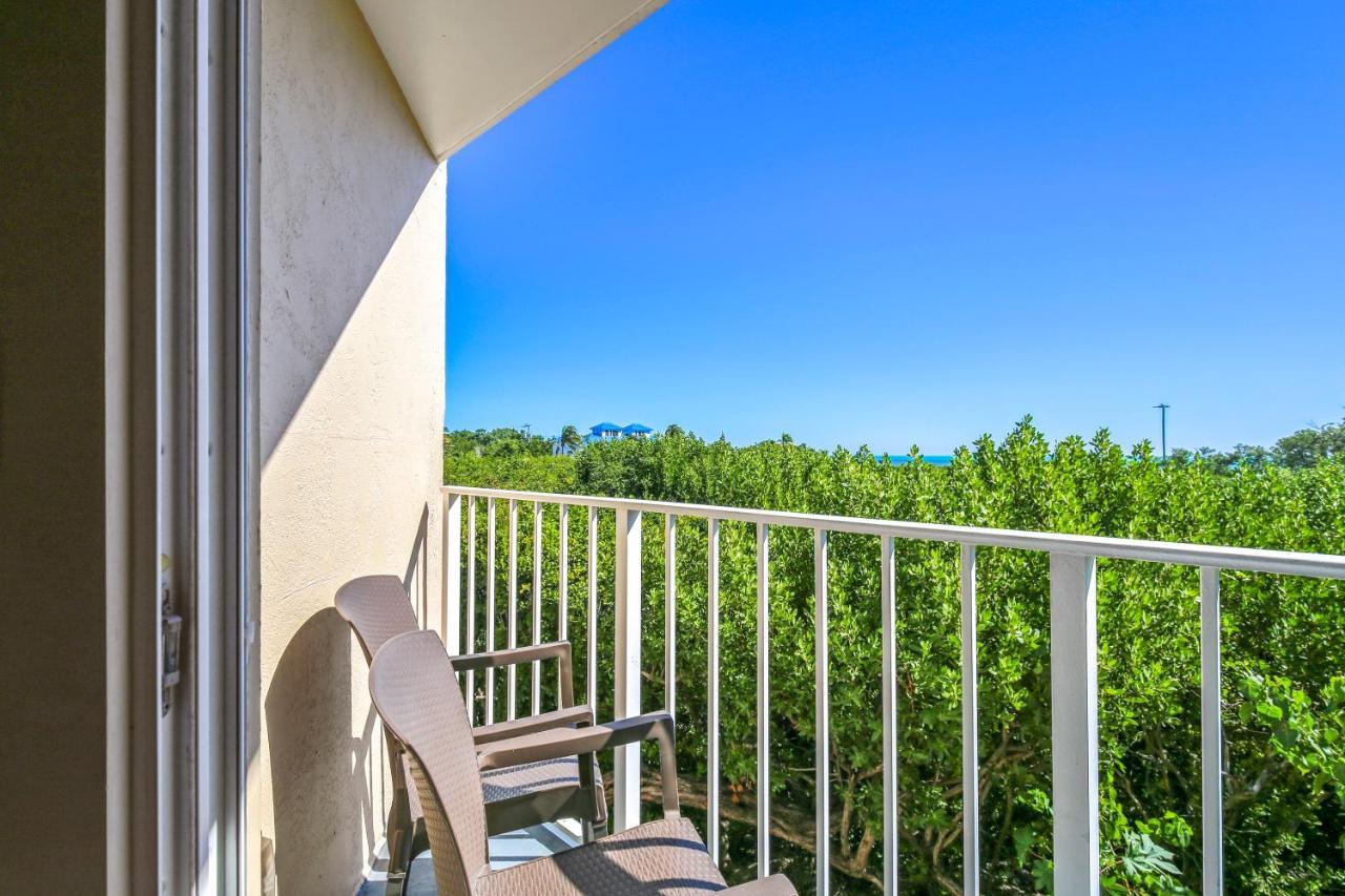Signature Two Bedroom Partial Ocean View Suite